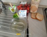 Foto del passaggio 1 della ricetta Insalata di pomodori, cetrioli e feta