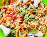 Hình bước làm 3 của món Gỏi Chân Gà Trộn Rau Tiến Vua