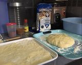 Foto langkah ke 2 dari resep Cinnamon roll with creamcheese frosting.