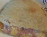 A picture of step 9 of Stuffed Crust Ham and Cheese Pockets.