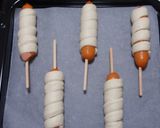 A picture of step 4 of Hot Dogs in a Roll.