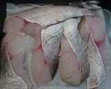A picture of step 1 of Ume Flavored Cod Stewed in Soy Sauce.