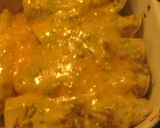 A picture of step 5 of sunshine's green chile enchiladas.