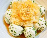 A picture of step 5 of Ginger Flavored Chicken Meatballs with Grated Daikon Radish and Ponzu Sauce.