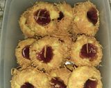 Foto langkah ke 8 dari resep Blueberry Thumbprint Cookies with Cheese 🍒.