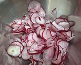 冰箱常備菜-百香蜂蜜漬櫻桃蘿蔔的食譜步驟2照片