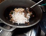 Foto langkah ke 6 dari resep Kwetiau Goreng Sederhana.