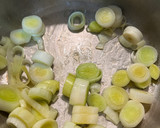 Foto del paso 2 de la receta: Crema de puerro y calabacín