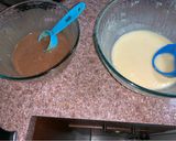 A picture of step 4 of Vanilla and chocolate cupcakes/ muffins.
