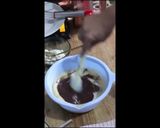 Foto langkah ke 2 dari resep Almond Chocolate Cookie.