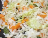 முட்டைகோஸ் கேரட் பொரியல் (Muttaikosh carrot poriyal recipe in tamil) ரெசிபி ஸ்டேப் 2 புகைப்படம்