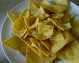 A picture of step 1 of Nachos with Chili Con Carne.