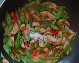 Foto langkah ke 3 dari resep Tumis Buncis Jamur.