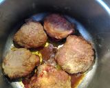 Foto del paso 1 de la receta: Carrilleras de cerdo estofadas con vermut rojo