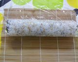 A picture of step 6 of California Roll with Raw Tuna.