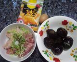 Hình bước làm 1 của món Trứng bắc thảo bọc thịt chiên xù