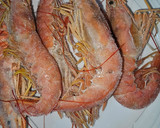 Foto del paso 2 de la receta: Arroz Maty, con alcachofas confitadas, ajos tiernos, gambas langostineras y sepia