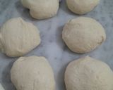 صورة لخطوة 4 من وصفة مينى خبز خمير محشي🧀🥞