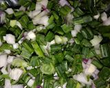 લીલી ડુંગળીનું સલાડ(Spring onion salad recipe in gujarati) રેસીપી સ્ટેપ2ફોટો
