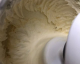 Foto langkah ke 2 dari resep Marble Butter Cake.