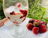 A picture of step 3 of Strawberry Cream.