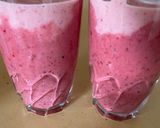 Rózsaszín smoothie recept fázis 2 fotója