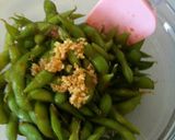 A picture of step 5 of Edamame Garlic.