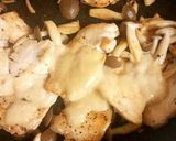 A picture of step 5 of Pan-fried Chicken with Miso and Mayonnaise.