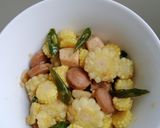 Foto langkah ke 7 dari resep Oseng Putren, Sosis & Tahu Putih Cabe Ijo (Masak 15 Menit).