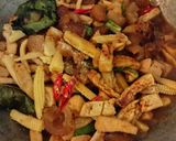 Foto langkah ke 3 dari resep Oseng Kikil cabe hijau.