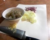 A picture of step 2 of Wine and Shallot Shrimp w. Couscous.