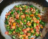 A picture of step 5 of Capsicum prawns.