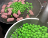 Foto del paso 2 de la receta: Guisantes con salchichas