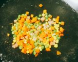 A picture of step 2 of Tuna Salad with Double Sauce Rice.