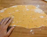 Foto del paso 3 de la receta: 101.🍞Torta crujiente de pimentón, sésamo y sal🌶️🧂