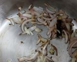 A picture of step 2 of Kerela style vegetable pulao.