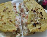 Foto del paso 13 de la receta: Arepa🫓rellena de queso🧀salchicha🌭y ensalada🍅🧅🥕