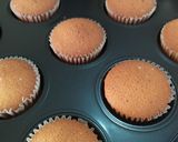 Foto langkah ke 4 dari resep Cupcake lembut hias butter cream.