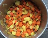 Une image de l'étape 3 de Soupe aux carottes, curry et gingembre.