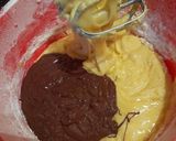 A picture of step 5 of Basic chocolat cake: normal and pimped.