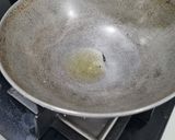 A picture of step 1 of Makhana raita.