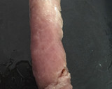 Foto del paso 3 de la receta: Solomillo de pavo y jamón con patatas, pasas y piñones (horno)