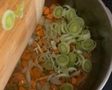 Foto del paso 2 de la receta: Estofado lentejas con verduras y pollo