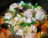 Foto langkah ke 3 dari resep Sup tahu putih jamur wortel very simple.