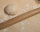 Φωτογραφία βήματος 4 της συνταγής Αφράτα γεμιστά ψωμάκια (βαρκούλες) με σάλτσα και τυρί