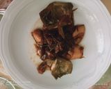 Foto del paso 6 de la receta: Calamarcitos con cebolla caramelizada 🧅 y alcachofas confitadas