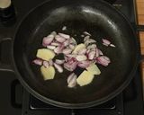 Foto langkah ke 4 dari resep Sohun Ayam Claypot Devina Hermawan.