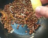 A picture of step 4 of Hing masaledar kala chana.