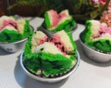 Foto langkah ke 8 dari resep Bolu Kukus Semangka.