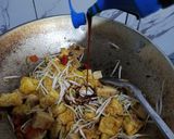 Foto langkah ke 6 dari resep Tumis Tahu Gembus Kecambah.